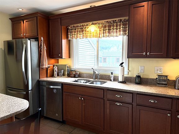 4th image of 34 Hotchkiss Ave
