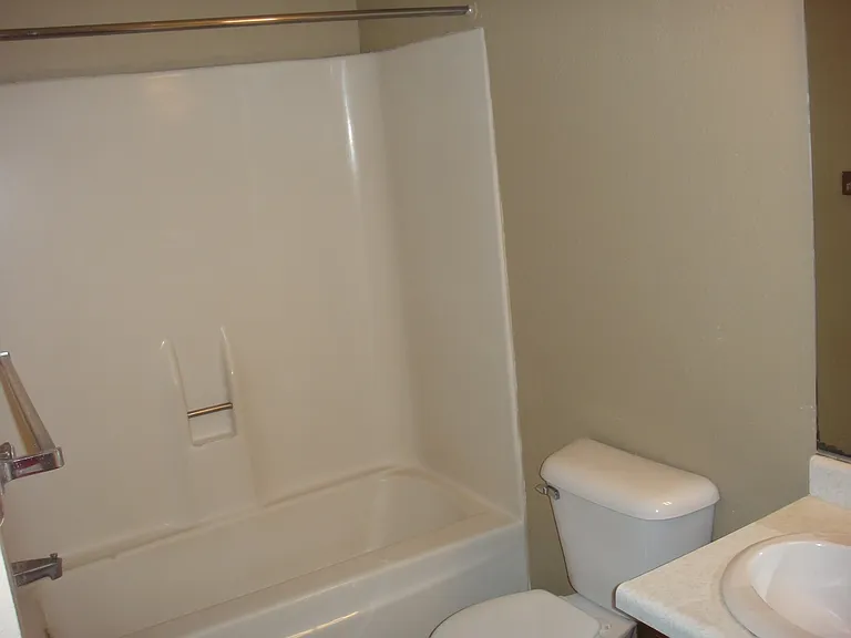 206 Broadway St #A — Photo 6