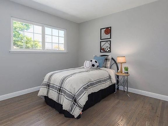 3rd image of 714 Crane Ave