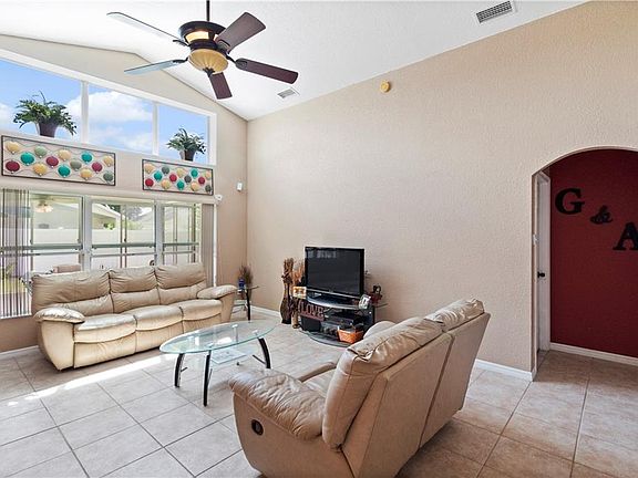 4th image of 8297 Peak Ave