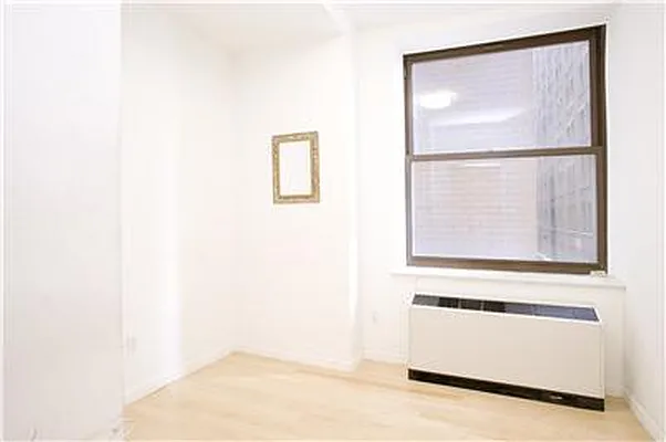 Sold by Nest Seekers International | media 8