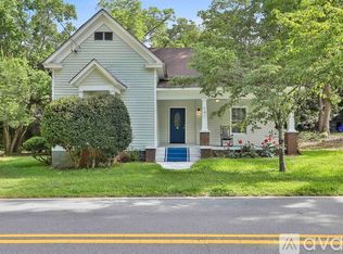 141 Town Ln, Fayetteville, GA 30214