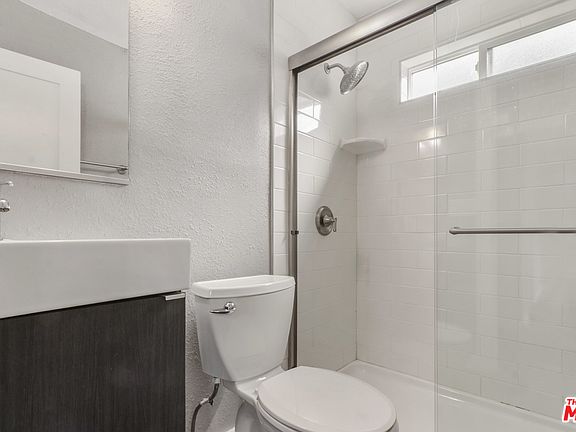 5th image of 2625 Barranca St #1/2