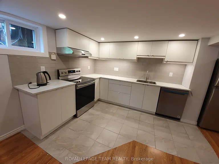 1015 Pinecrest Rd #UPSTRS — Photo 11