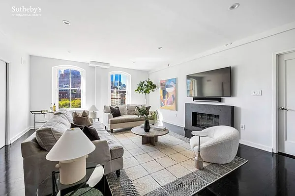 Sold by Sotheby's International Realty | media 2