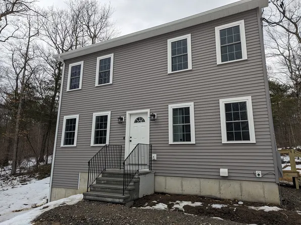 514 Old County Rd, Wales, MA 01081