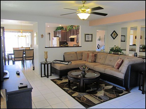 2nd image of 340 W Aloe Pl