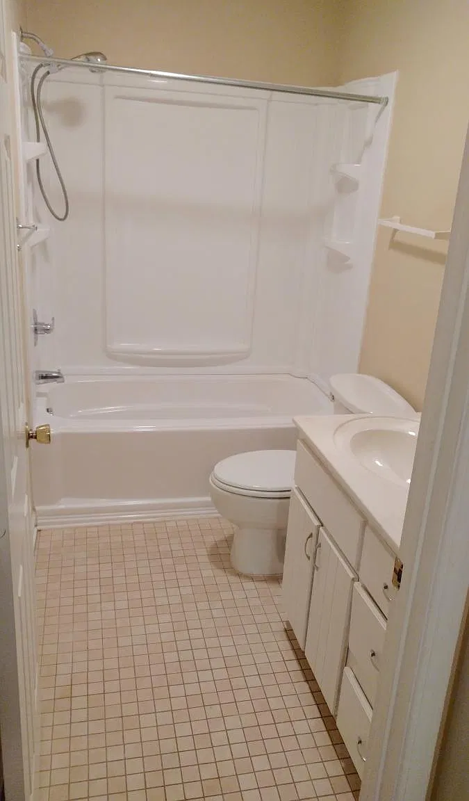 32 Oakwood Dr - 1 — Photo 2
