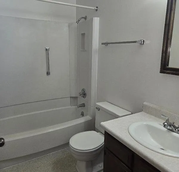 4030 Elmhurst Rd — Photo 8