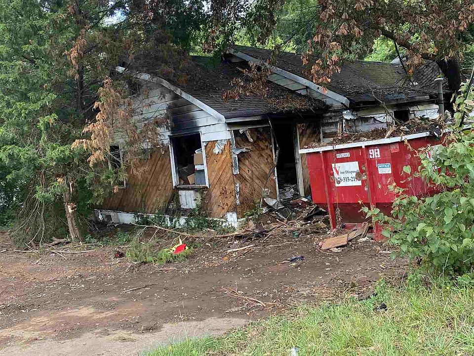 2nd image of 879 S Hairston Rd