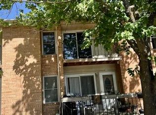 740 W 10th Ave #1, Oshkosh, WI 54902