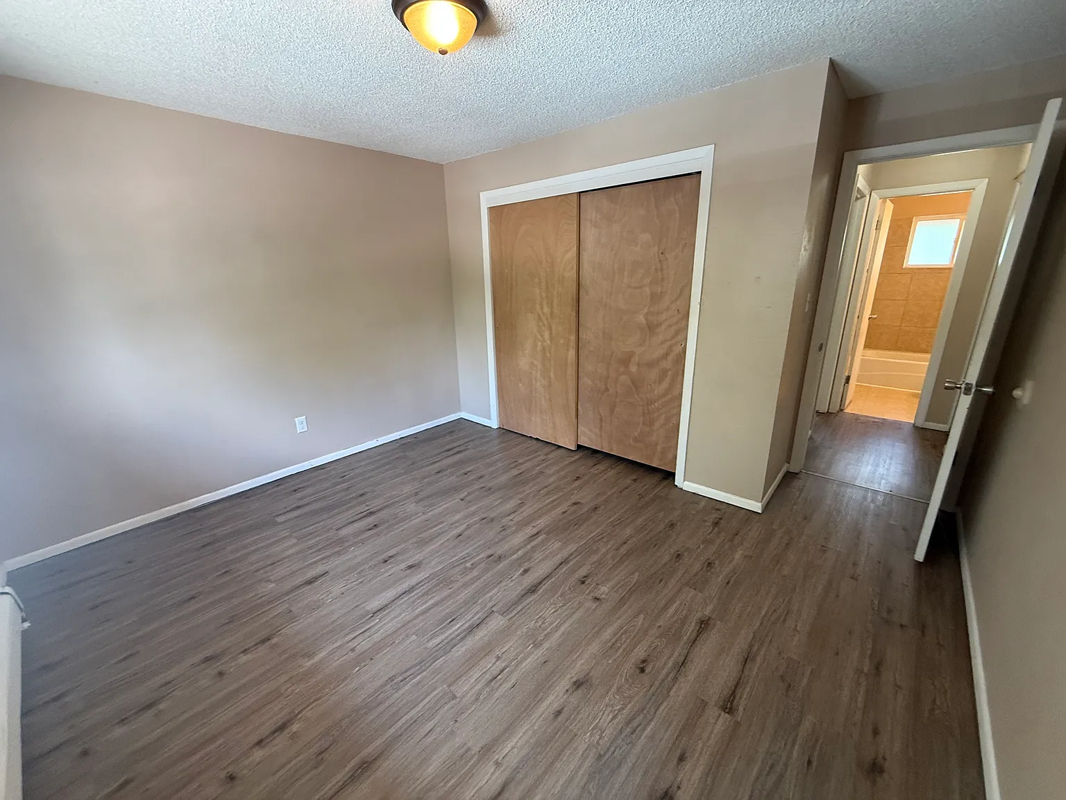 2 bed, 810 sqft, $1,050 — Photo 4