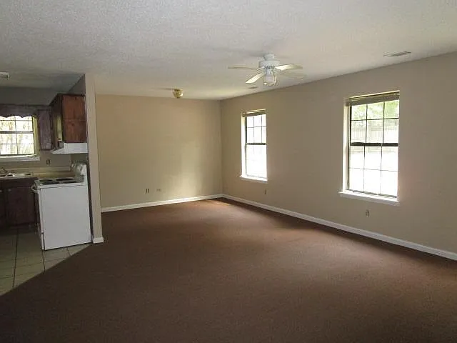 101 Adria Ln — Photo 2