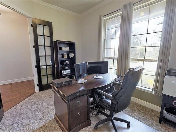 3rd image of 411 Florence Dr