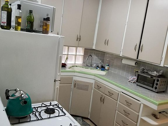 3rd image of 1423 14th St APT B
