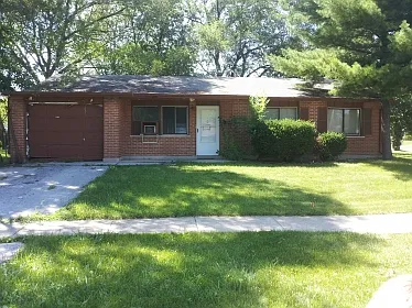 704 Blackhawk Dr photo 1