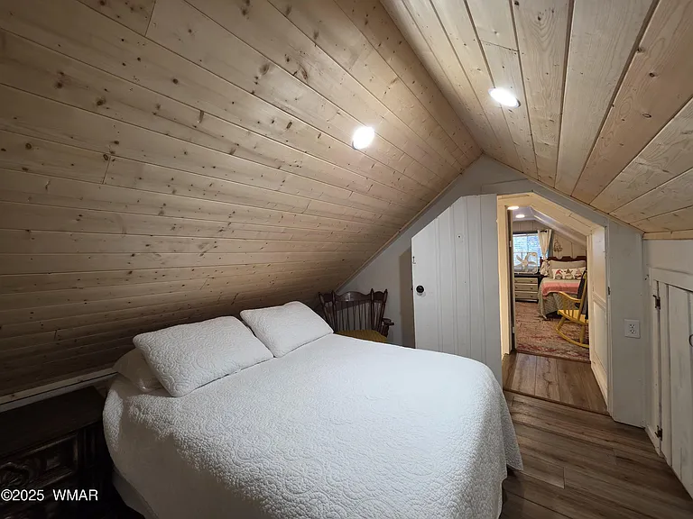 1468 W Walnut Ln — Photo 23