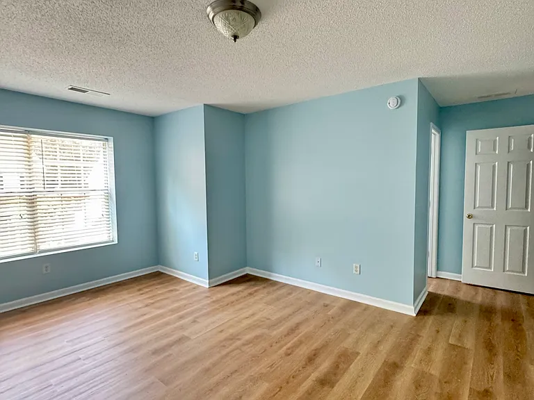 3871 Pleasant Oaks Dr — Photo 23