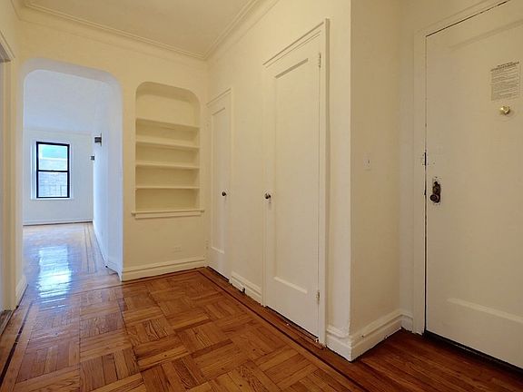 5th image of 30 Park Ter E APT 2G