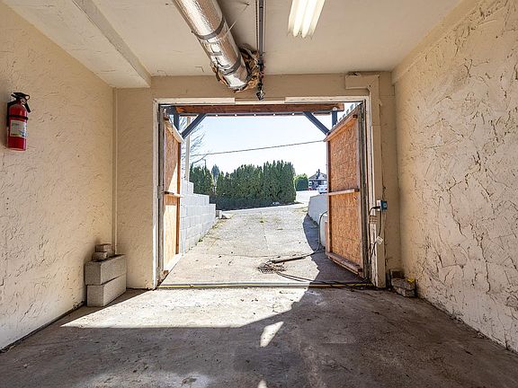 Garage Parking and driveway parking