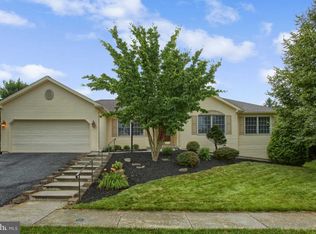 2134 Canterbury Dr, Mechanicsburg, PA 17055