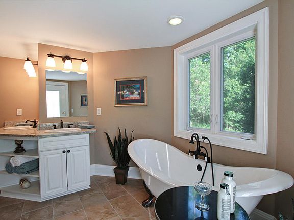 2nd image of 189 Belmont Dr