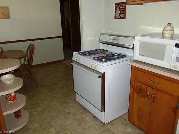 3rd image of 5392 E 132nd St
