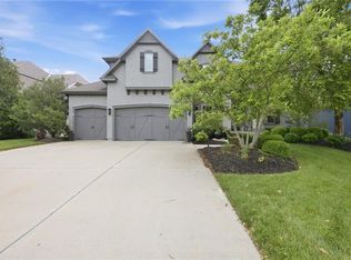 24913 W 98th St, Lenexa, KS 66227
