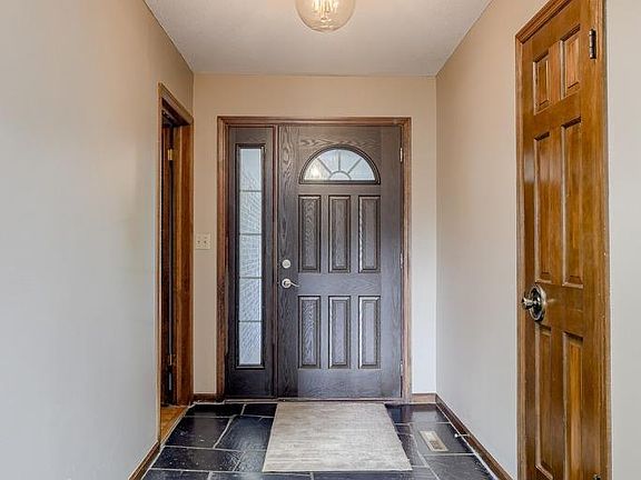 3rd image of 1425 Imperial Dr