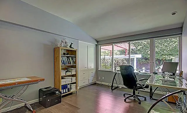 310 S Thurston Ave — Photo 14
