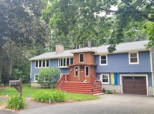 32 Selfridge Rd, Bedford, MA 01730