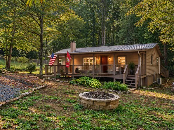 4326 White Oak Dr, Hiawassee, GA 30546