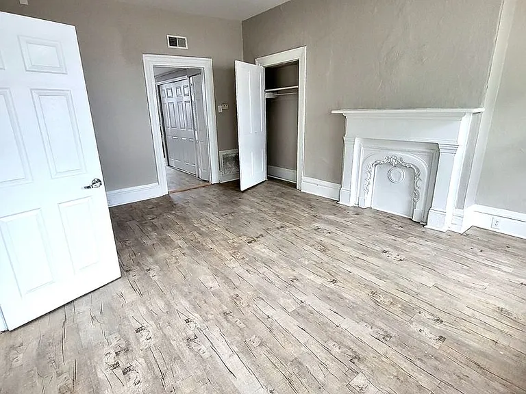 607 E Carson St — Photo 11