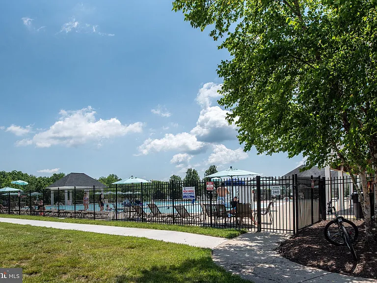 9320 Birch Cliff Dr — Photo 62