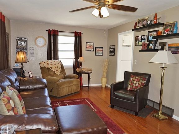 4th image of 304 24th St NW