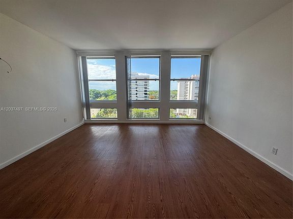 3rd image of 700 Biltmore Way APT 916