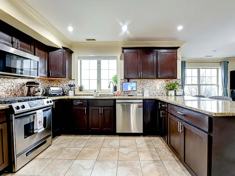 1625 Paterson Plank Rd #2 — Photo 13