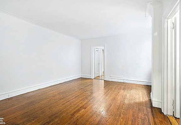 3rd image of 136 E 36th St APT 3F