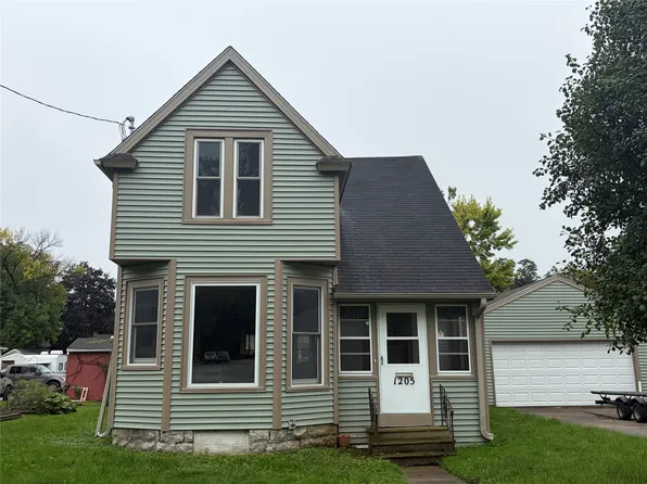 1205 Main Ave, Clear Lake, IA 50428