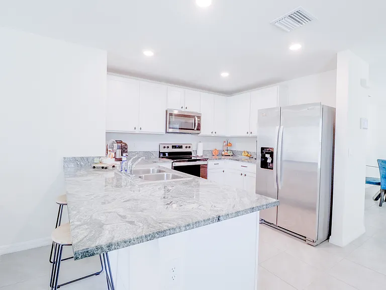 8695 SW 46th Ave — Photo 9