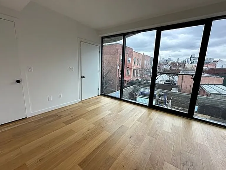 30-18 14th St #101 — Photo 2