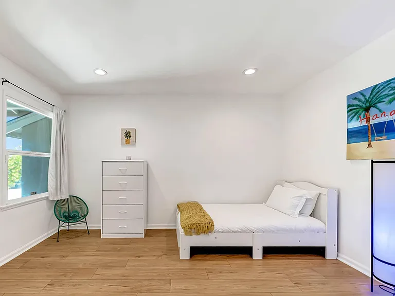 7715 Oakdale Ave — Photo 26