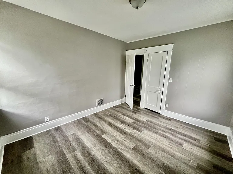 122 Lincoln Blvd — Photo 2