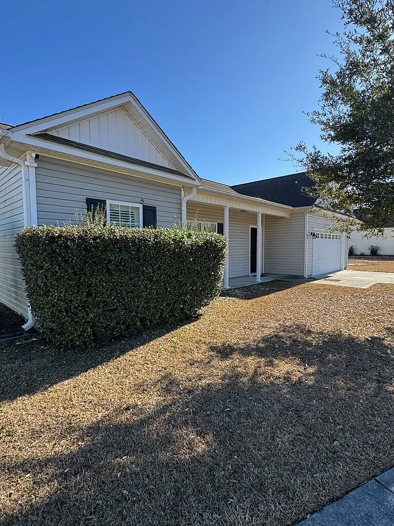 3 bed, 2.0 bath, 1510 sqft, $1,960 — Photo 2