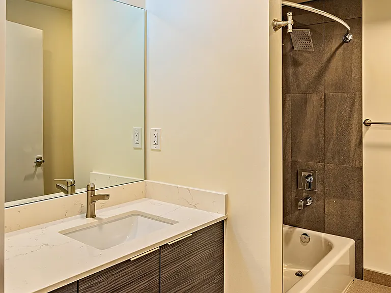 9040 NE Juanita Dr #303 — Photo 9