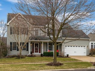 39W671 Howard Sq, Geneva, IL 60134