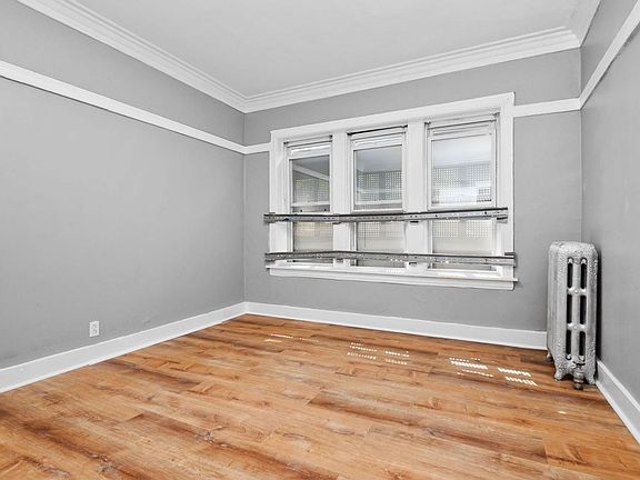 4th image of 7557 S Calumet Ave #3501