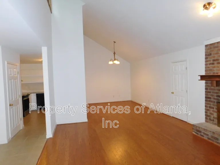 1710 Pine Rd — Photo 5