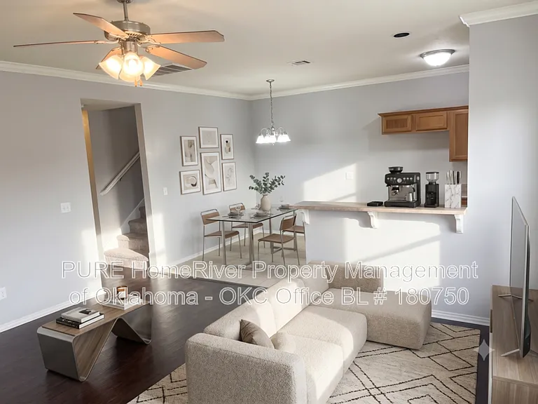 11139 SW 5th St — Photo 2