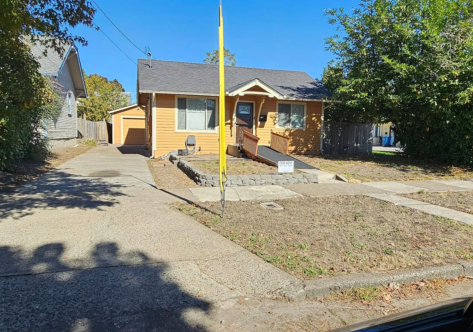 Now Leasing Spacious & Newly Updated 2-Bedroom Home in NE Salem. Price just lowered!! — Photo 2